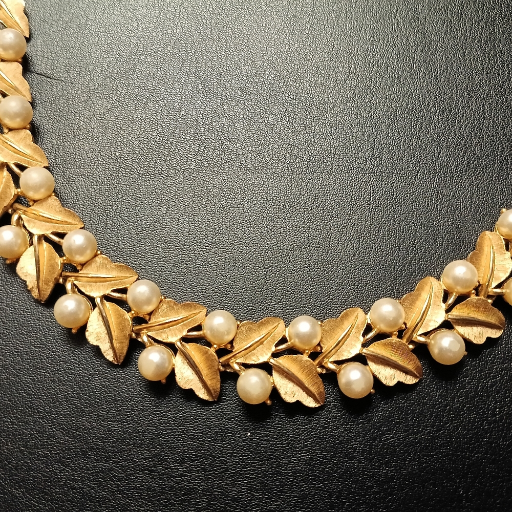Vintage Trifari Pearl And Leaves Bracelet
